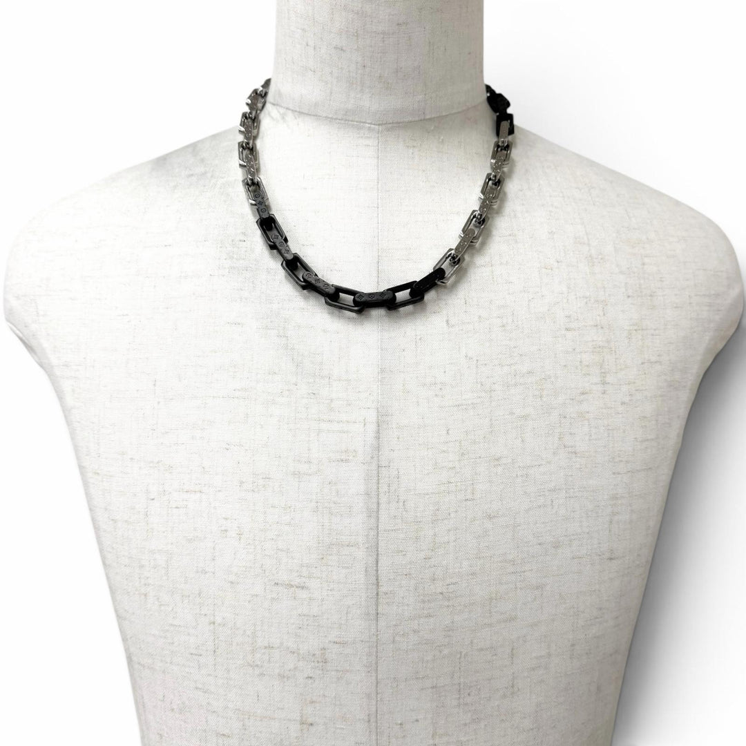 Great LOUIS VUITTON Collier Monogram Chain Necklace Silver