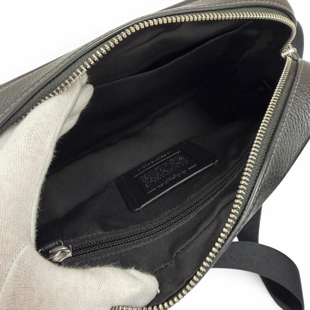 Pristine COACH Elias Refined Pebble Leather Cross Sling Bag Camera Bag CJ509