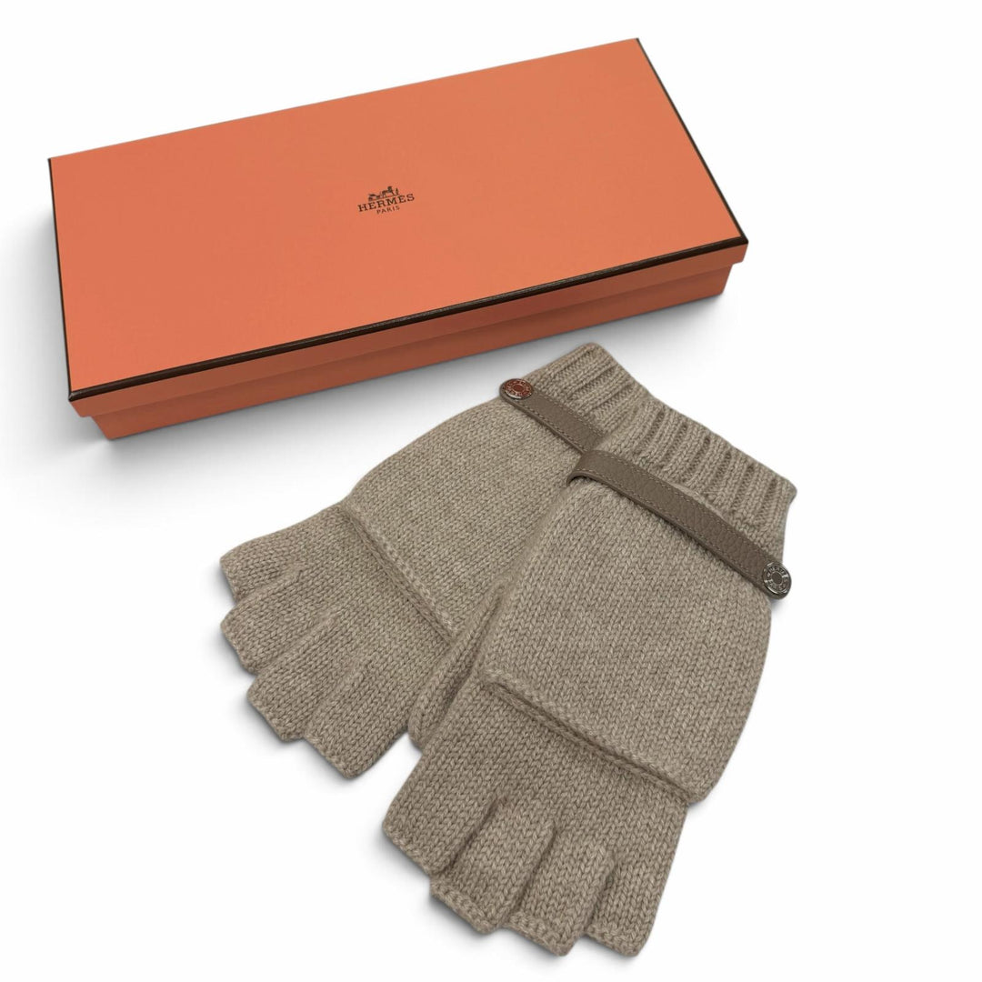 Pristine HERMES gloves Lionel 2-Way Clou de Selle Sellier Button beige cashmere
