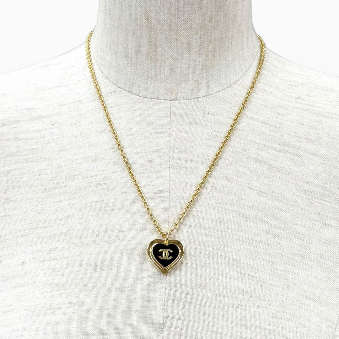 Excellent CHANEL Necklace COCO Mark Heart Pendant gold Women I26P