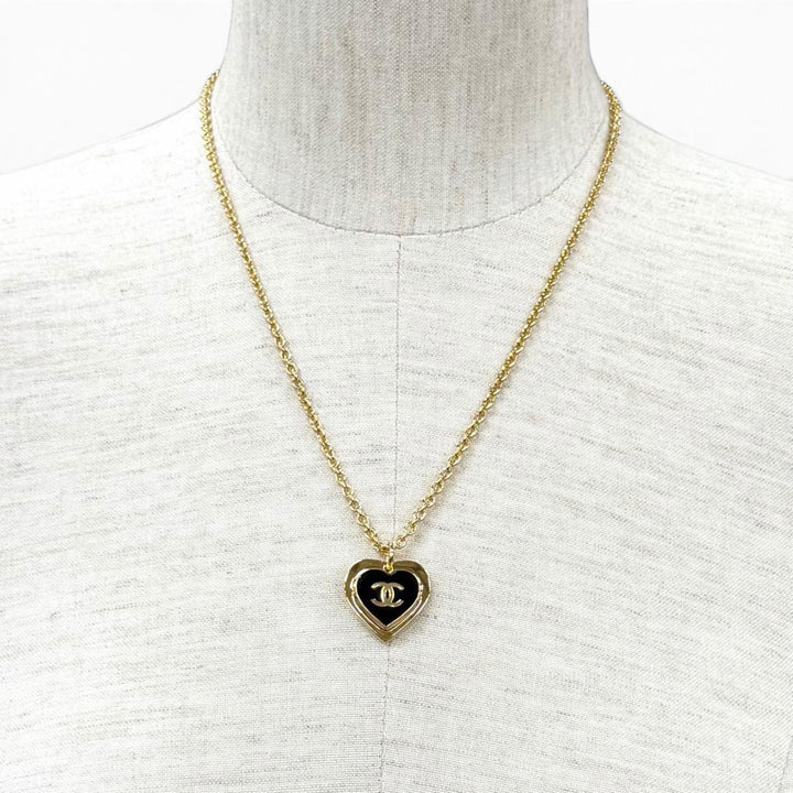 Excellent CHANEL Necklace COCO Mark Heart Pendant gold Women I26P