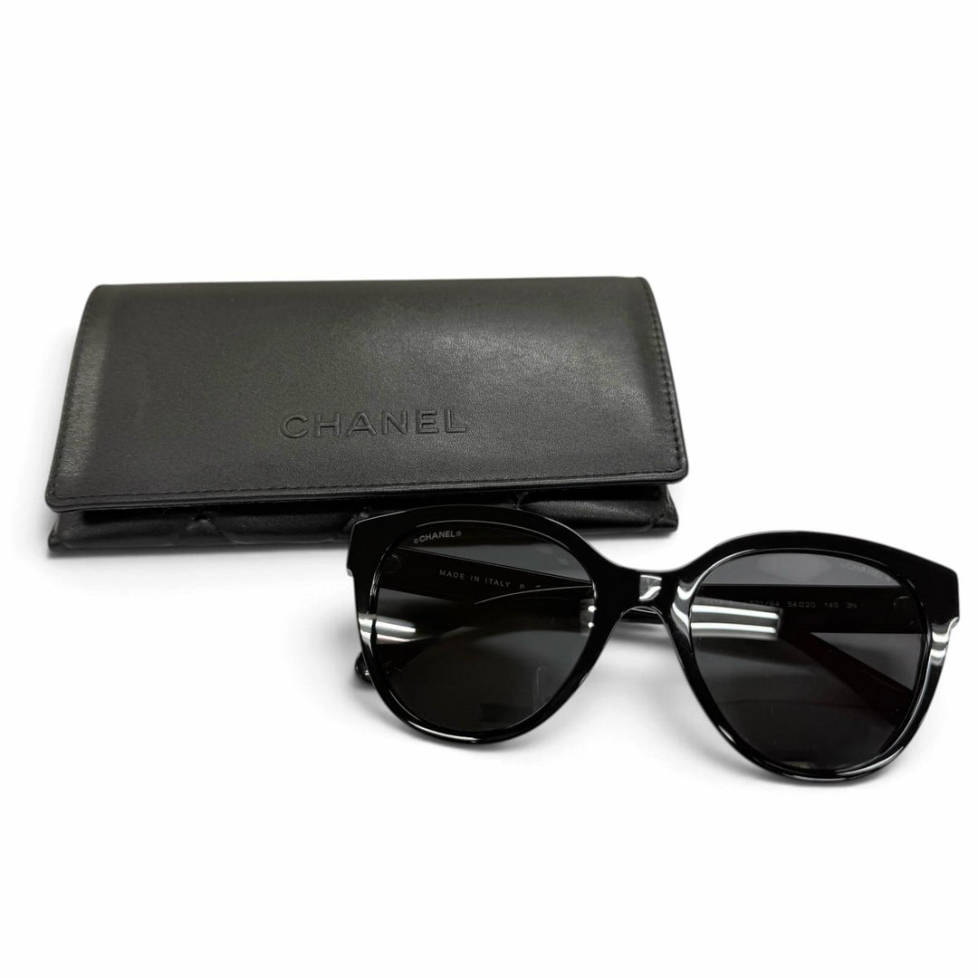 Excellent CHANEL sunglasses Logo COCO Mark black Women 5414-A