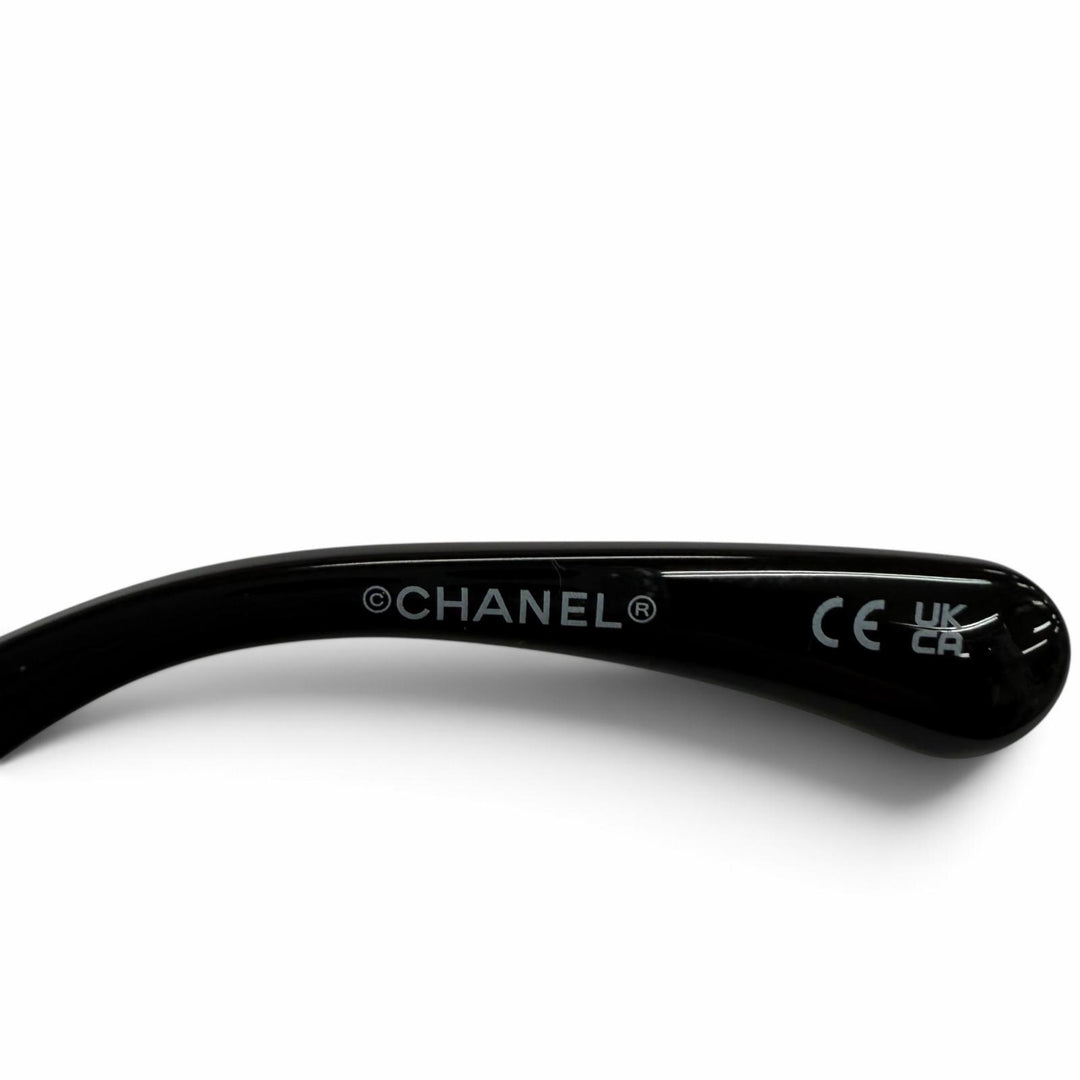 Excellent CHANEL Butterfly Shape Sunglasses Current product COCO Mark 26C A71770