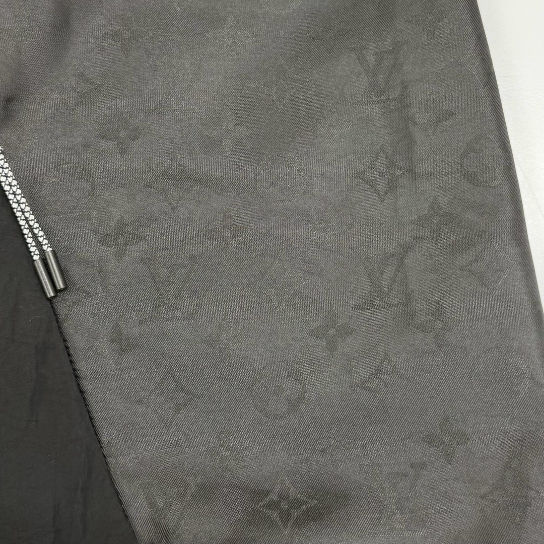 Great LOUIS VUITTON Nylon jacket Monogram Hooded black Nylon Women IT 42