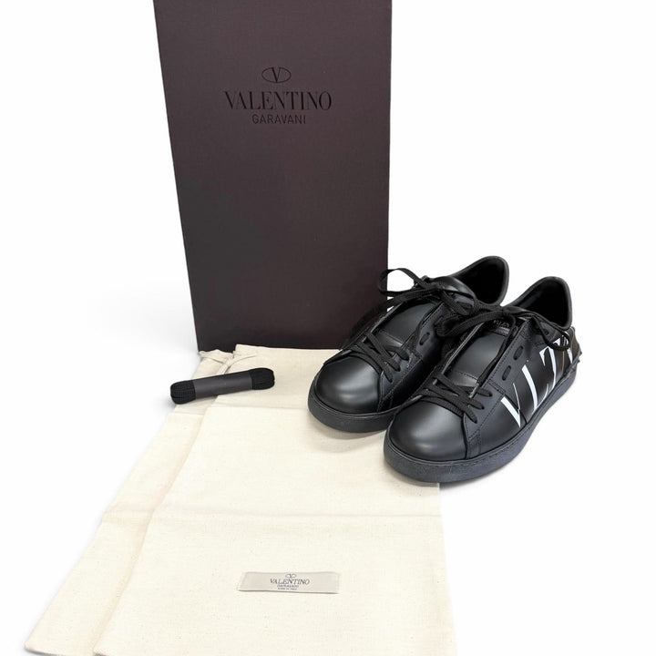 Excellent Valentino Garavani Low cut sneakers VLTN logo black leather mens IT 40