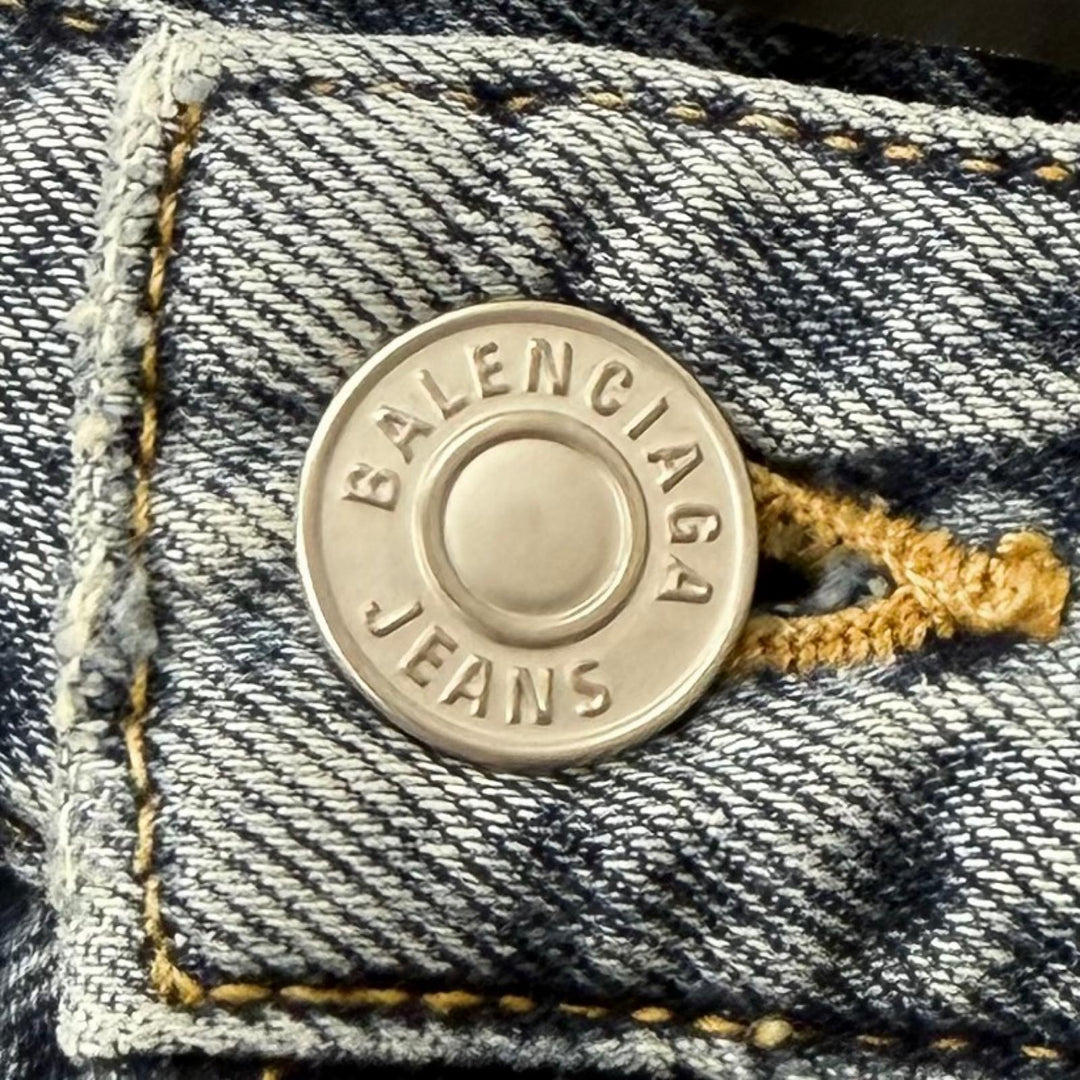 Great BALENCIAGA Denim pants Distressed finish, all-over logo prin. 28 745094