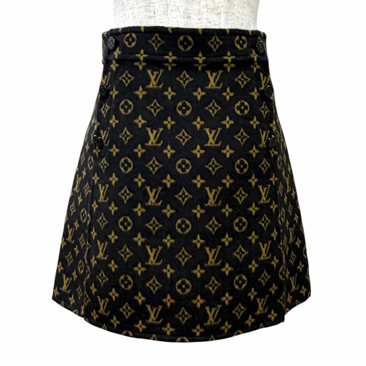 Pristine LOUIS VUITTON Mini skirt Monogram pattern, all-over anchor button 34