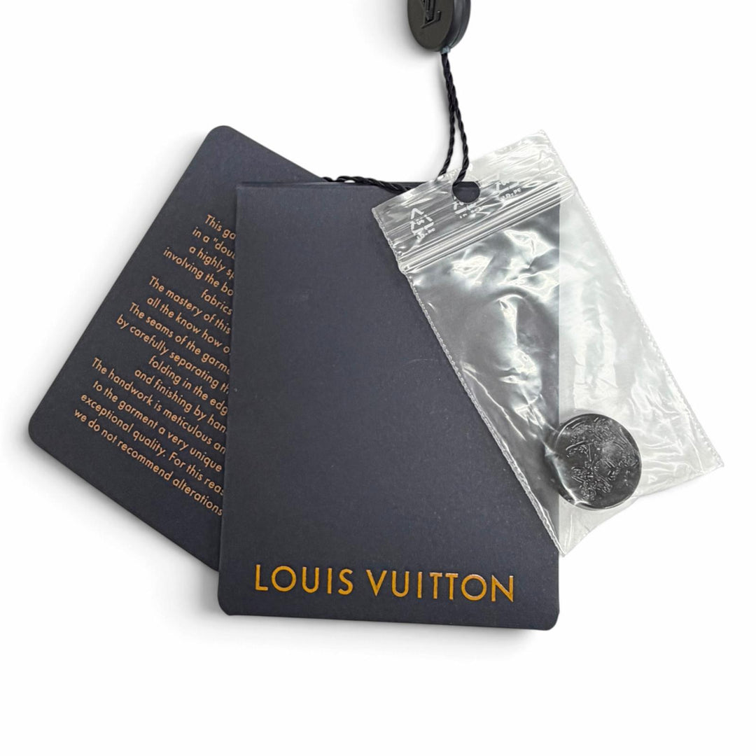 Pristine LOUIS VUITTON Mini skirt Monogram pattern, all-over anchor button 34