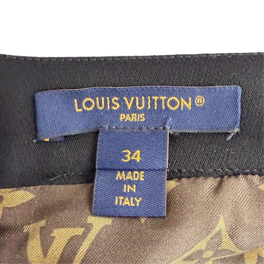 Pristine LOUIS VUITTON flare skirt shorts monogram lining and scalloped hem 34