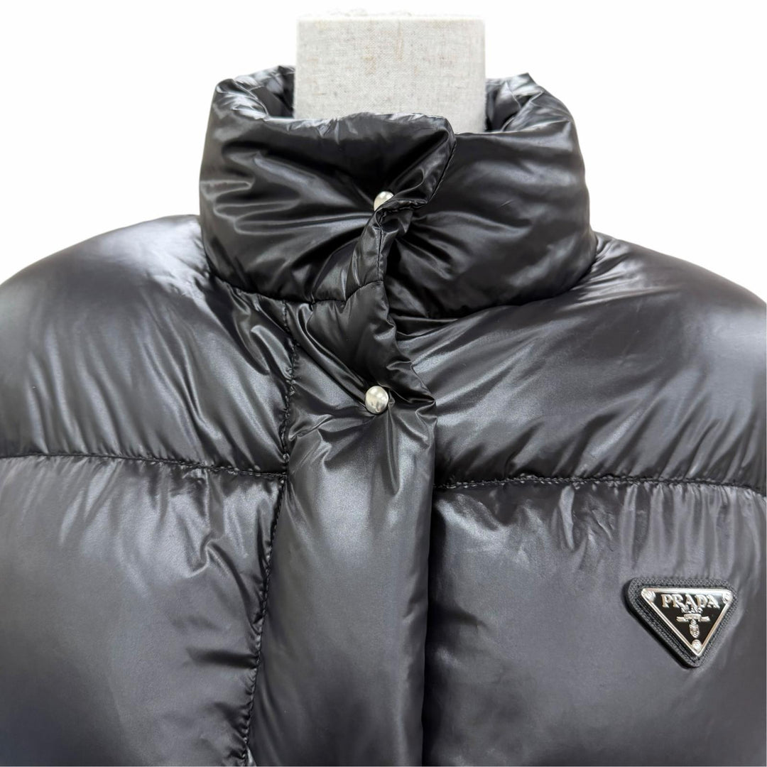 Excellent PRADA Down jacket Triangle Logo Cropped 2-Way Vest black 38 291805