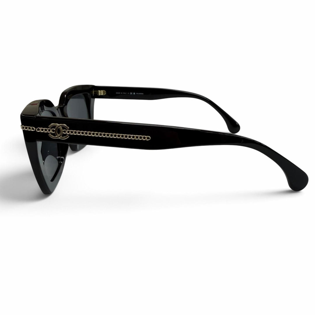 Excellent CHANEL sunglasses Current model: COCO Mark Chain, Square Shape 5509-A