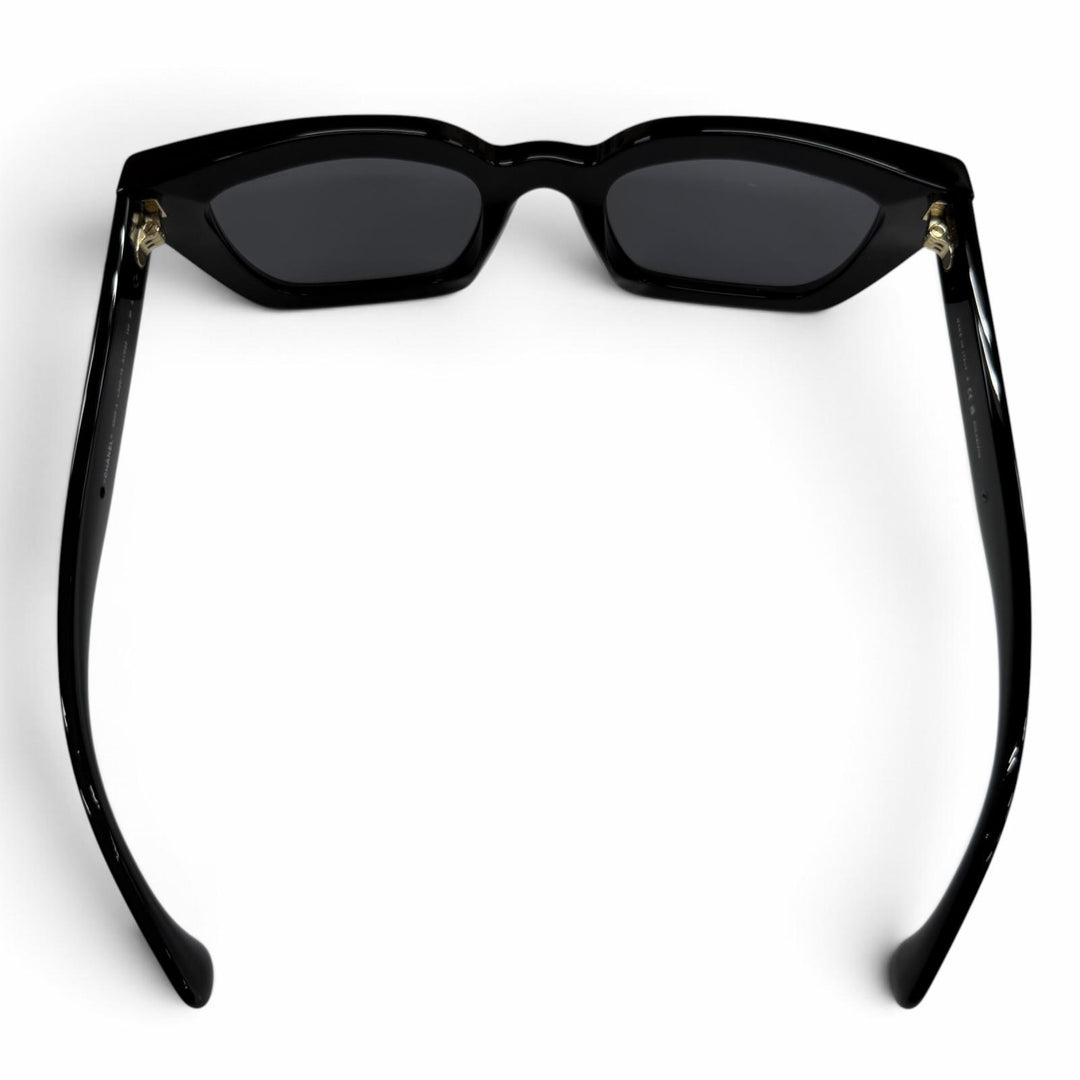Excellent CHANEL sunglasses Current model: COCO Mark Chain, Square Shape 5509-A