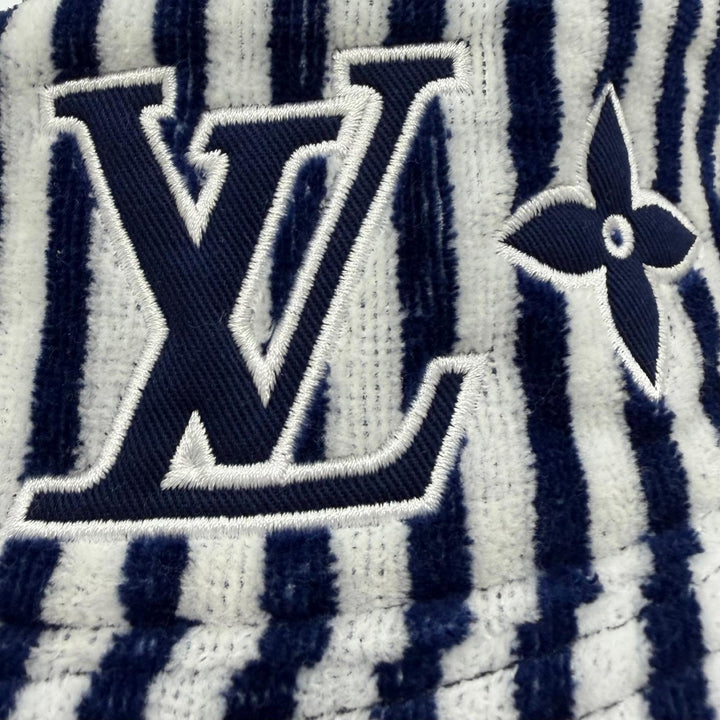 Great LOUIS VUITTON hat Shapka LV Graphical Stripe Navy cotton mens L M77623