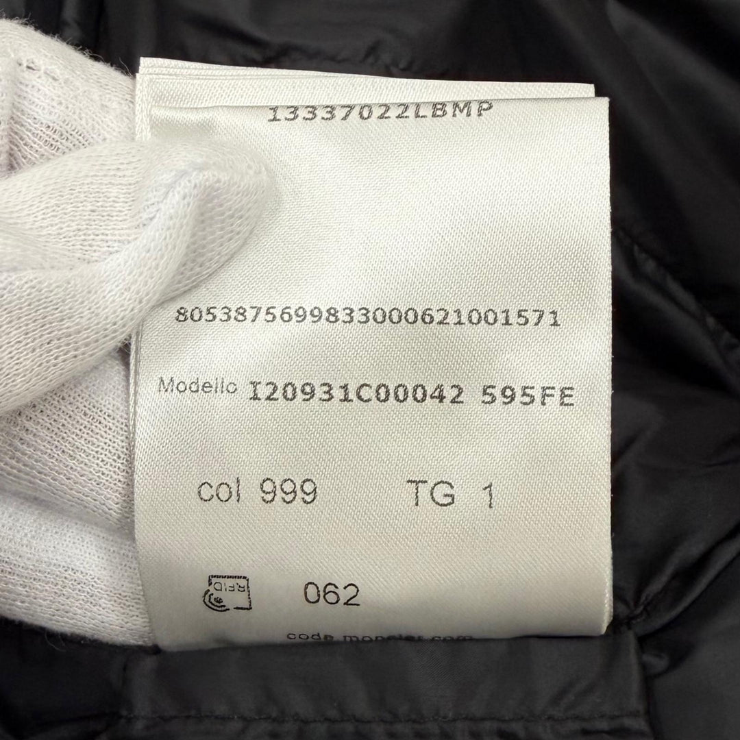 Excellent MONCLER down coat HERMINE Hood and logo patch included black Nylon 1