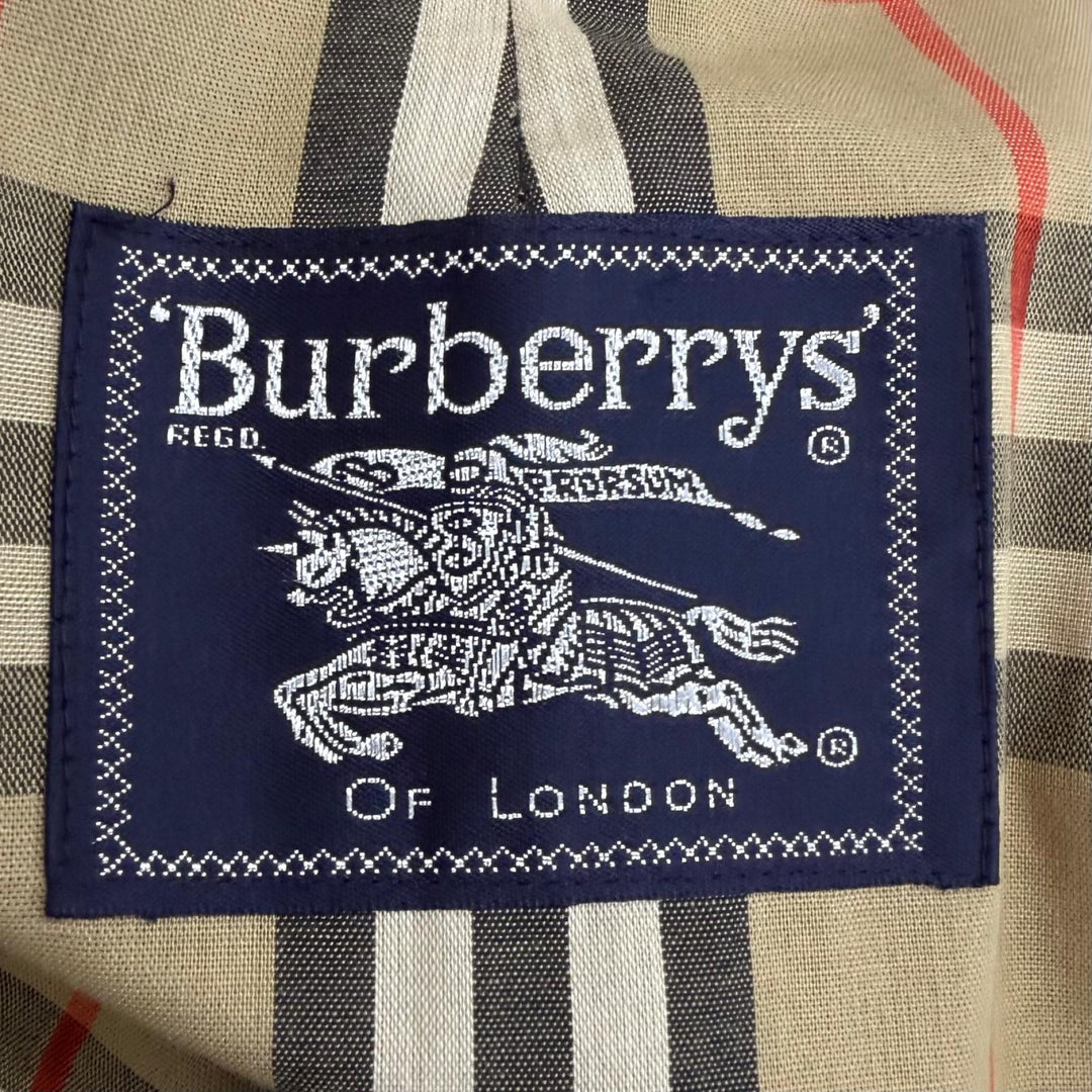 Pristine Burberrys coat Deadstock fly-front jacket with Nova Check pattern