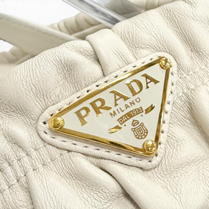 Great PRADA Matelassé leather platform sandals Triangle logo white 37 1XZ796