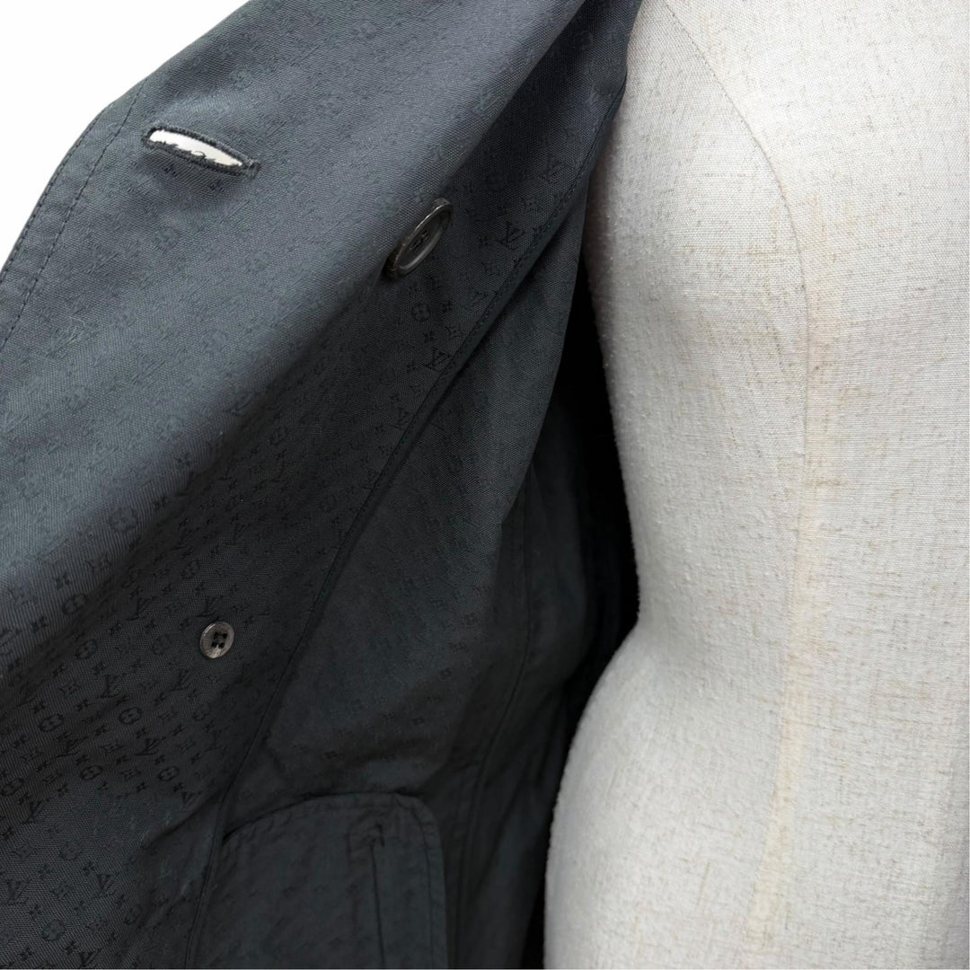 Great LOUIS VUITTON trench coat Monogram logo button black polyester Women 34