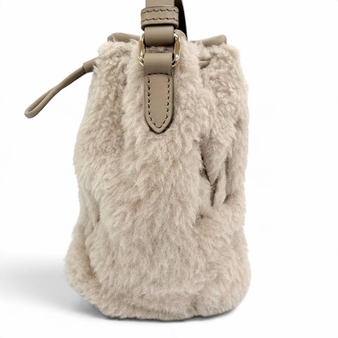 Excellent Max Mara Shoulder Bag Teddy Bucket Bag Logo embroidery, leather beige
