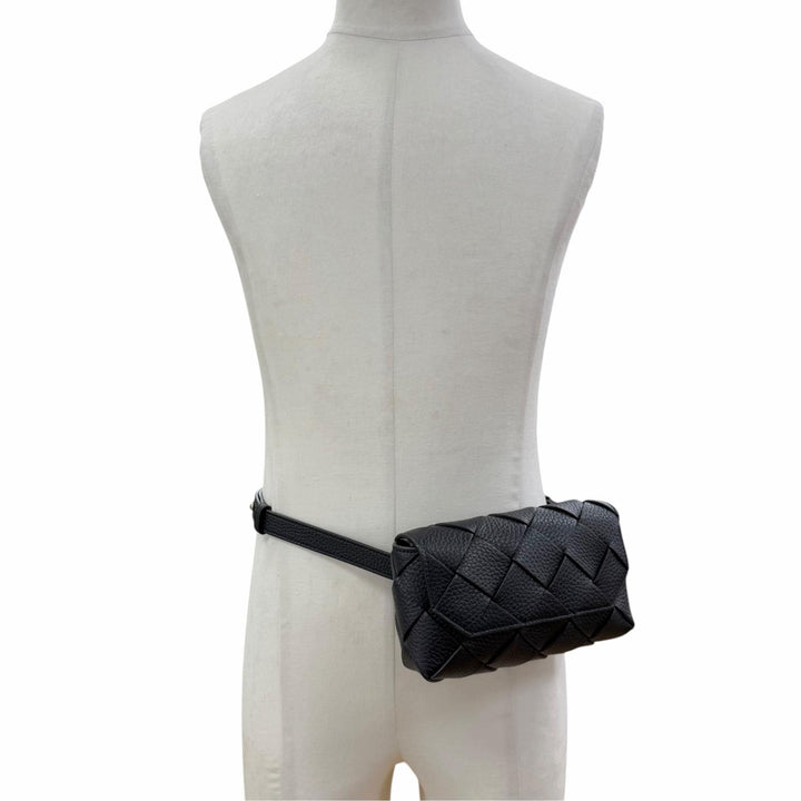 Pristine BOTTEGAVENETA INTRECCIATO Diago Belt Bag Calfskin Leather 805773
