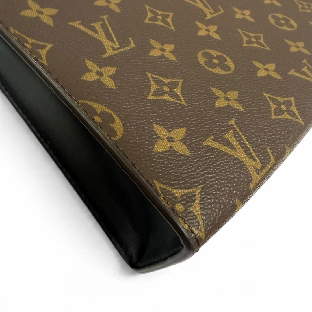 Great LOUIS VUITTON Clutch bag Posh Toilette NM Brown Monogram leather M46037