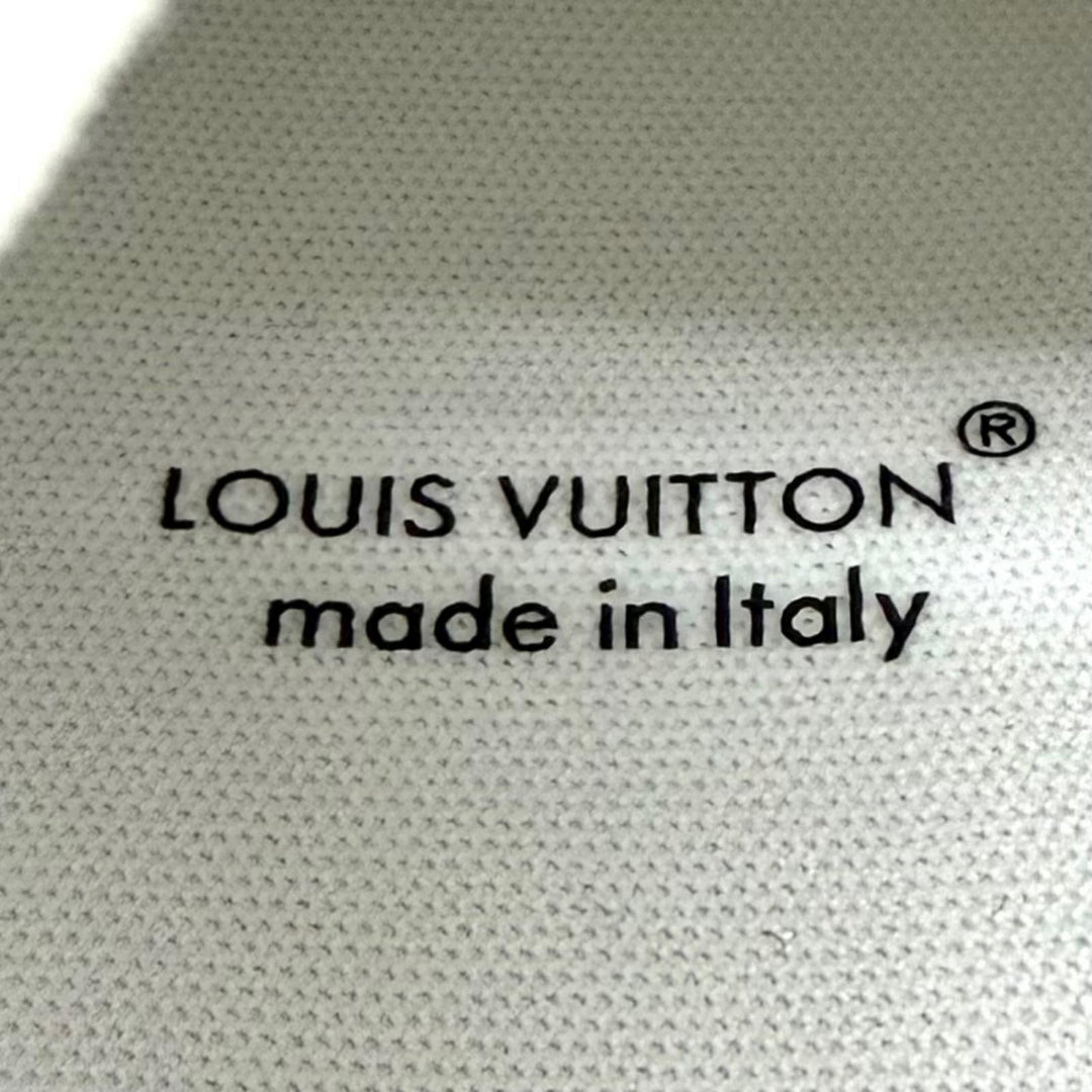 Excellent LOUIS VUITTON sneakers LV sweatshirt Logo-embroidered leather 37.5