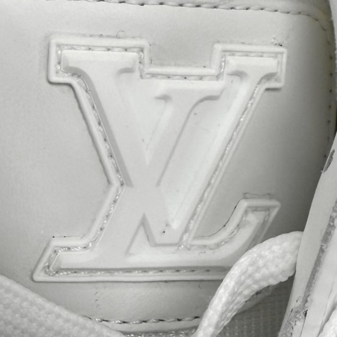 Excellent LOUIS VUITTON sneakers LV sweatshirt Logo-embroidered leather 37.5