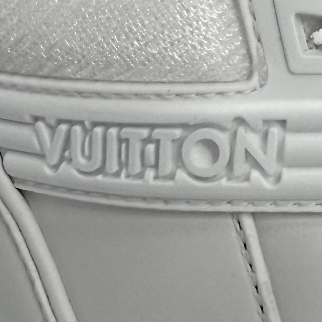 Excellent LOUIS VUITTON sneakers LV sweatshirt Logo-embroidered leather 37.5