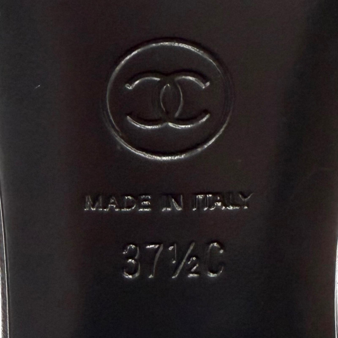 Pristine CHANEL Sandals COCO MarkMetal Matelassé Leather black 37.5 G46480