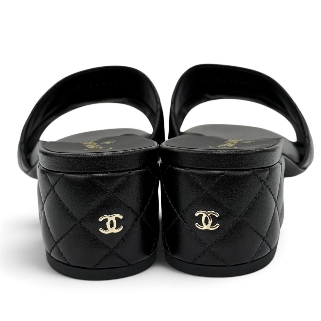 Pristine CHANEL Sandals COCO MarkMetal Matelassé Leather black 37.5 G46480