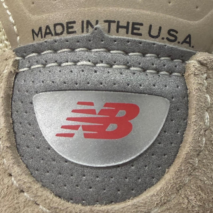 Pristine NEW BALANCE sneakers Lace up beige Suede leather mens 27 U990TE4