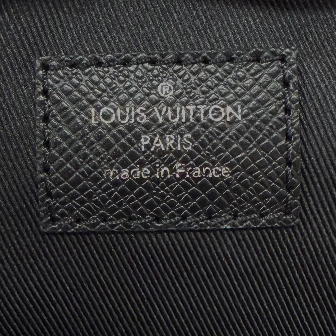 Excellent LOUIS VUITTON Backpack Daypack Taiga Avenue Backpack leather M30977