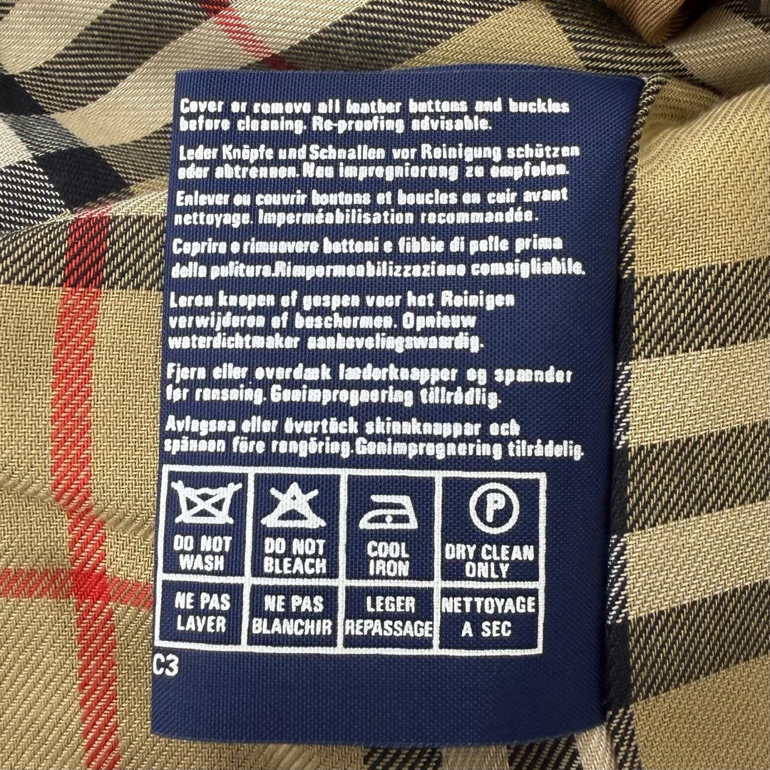 Great Burberrys coat Nova check pattern on the back with wool liner khaki