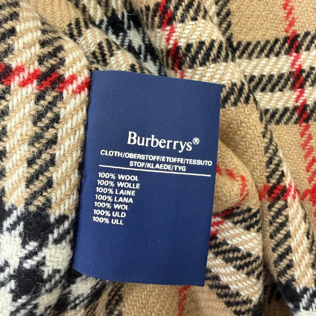 Great Burberrys coat Nova check pattern on the back with wool liner khaki