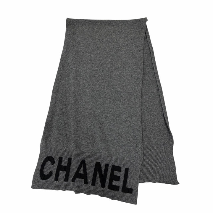 Great CHANEL Scarf 2025 Cruise Collection Logo Knit gray cashmere Women