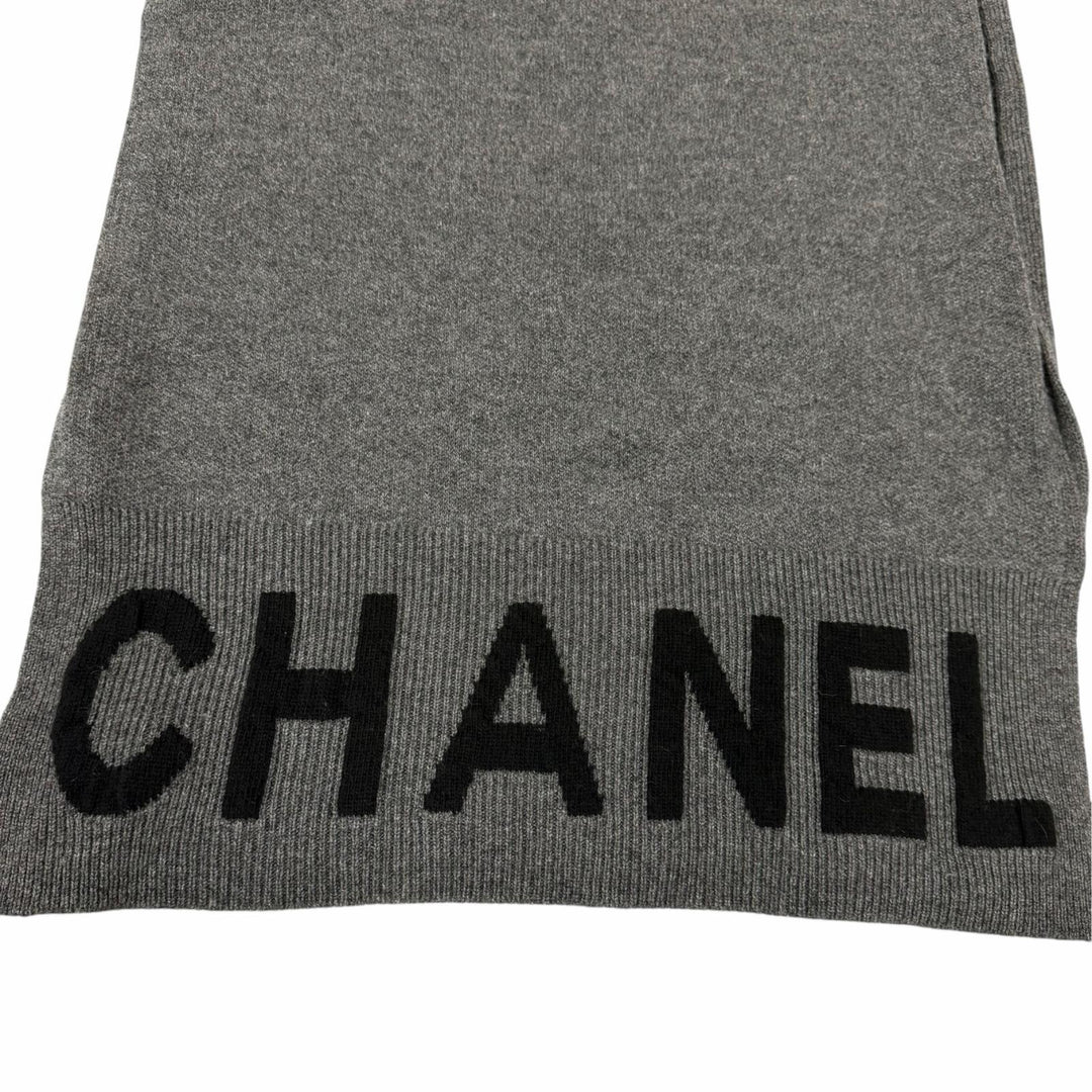 Great CHANEL Scarf 2025 Cruise Collection Logo Knit gray cashmere Women
