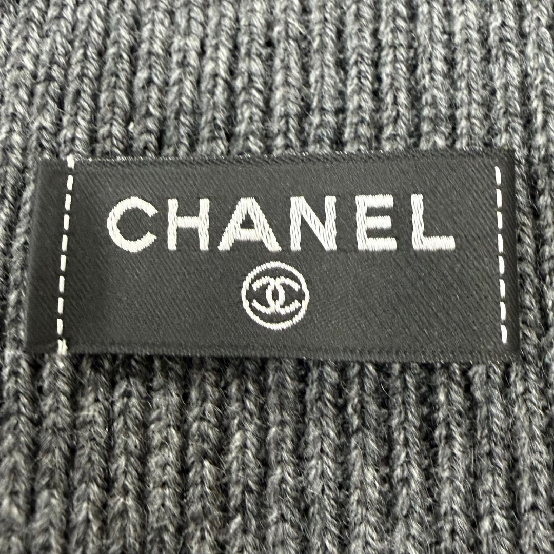 Great CHANEL Scarf 2025 Cruise Collection Logo Knit gray cashmere Women