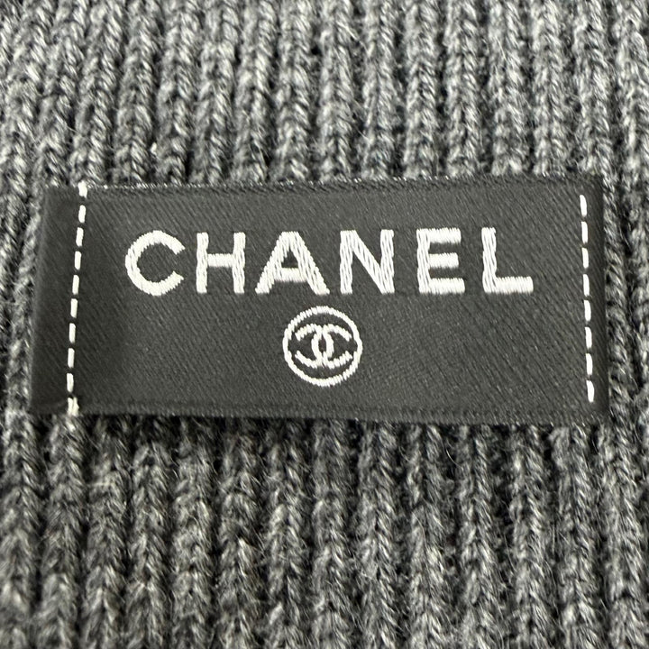 Great CHANEL Scarf 2025 Cruise Collection Logo Knit gray cashmere Women