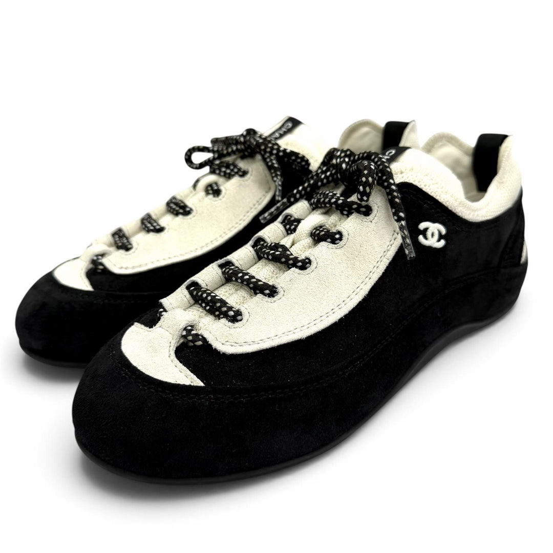 Excellent CHANEL Low cut sneakers Métiers d'Art Collection 39 G47413