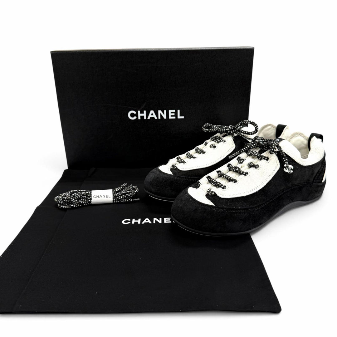 Excellent CHANEL Low cut sneakers Métiers d'Art Collection 39 G47413