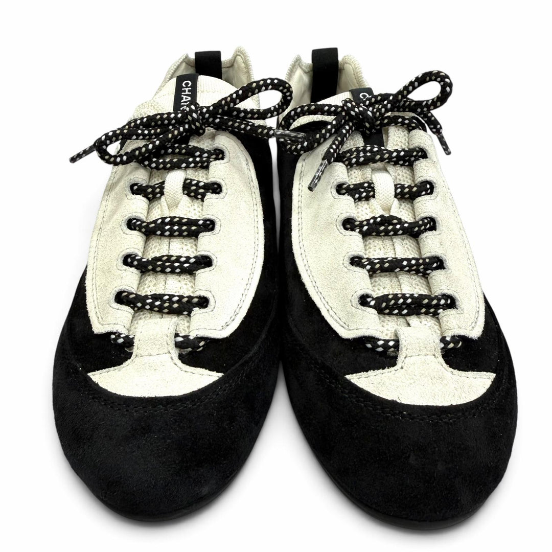Excellent CHANEL Low cut sneakers Métiers d'Art Collection 39 G47413