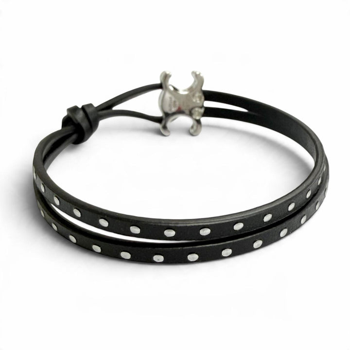 Pristine CELINE bracelet Triomphe Stud Clasp Leather Bangle black 60RW3SMO.3SMO