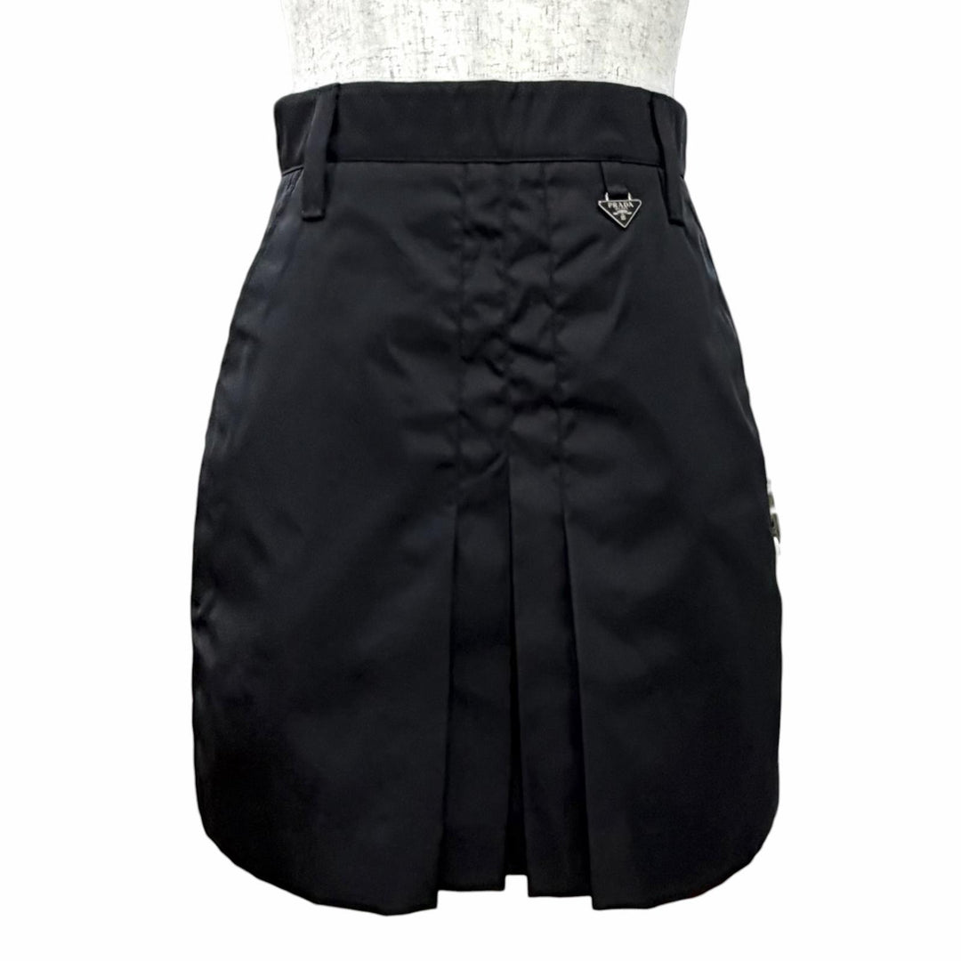 Excellent PRADA Re-Nylon Mini Skirt Enamel Metal Triangle Logo IT 36 21Y009