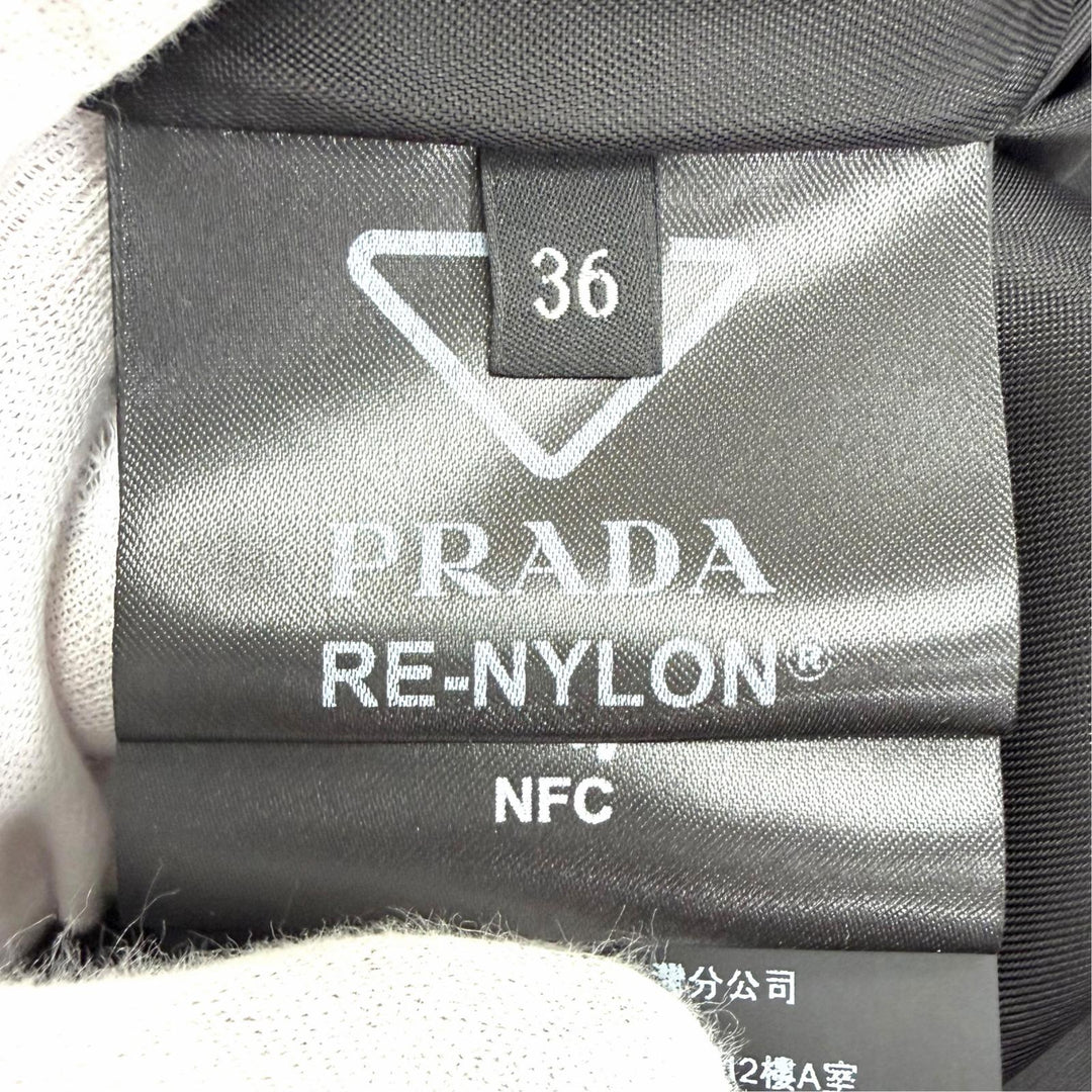 Excellent PRADA Jacket Triangle with logo Re Nylon blouson black IT 36 292102
