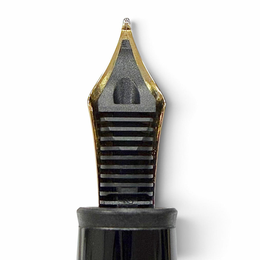 Pristine MONTBLANC fountain pen Meisterstück 145 Classic black 14K mens