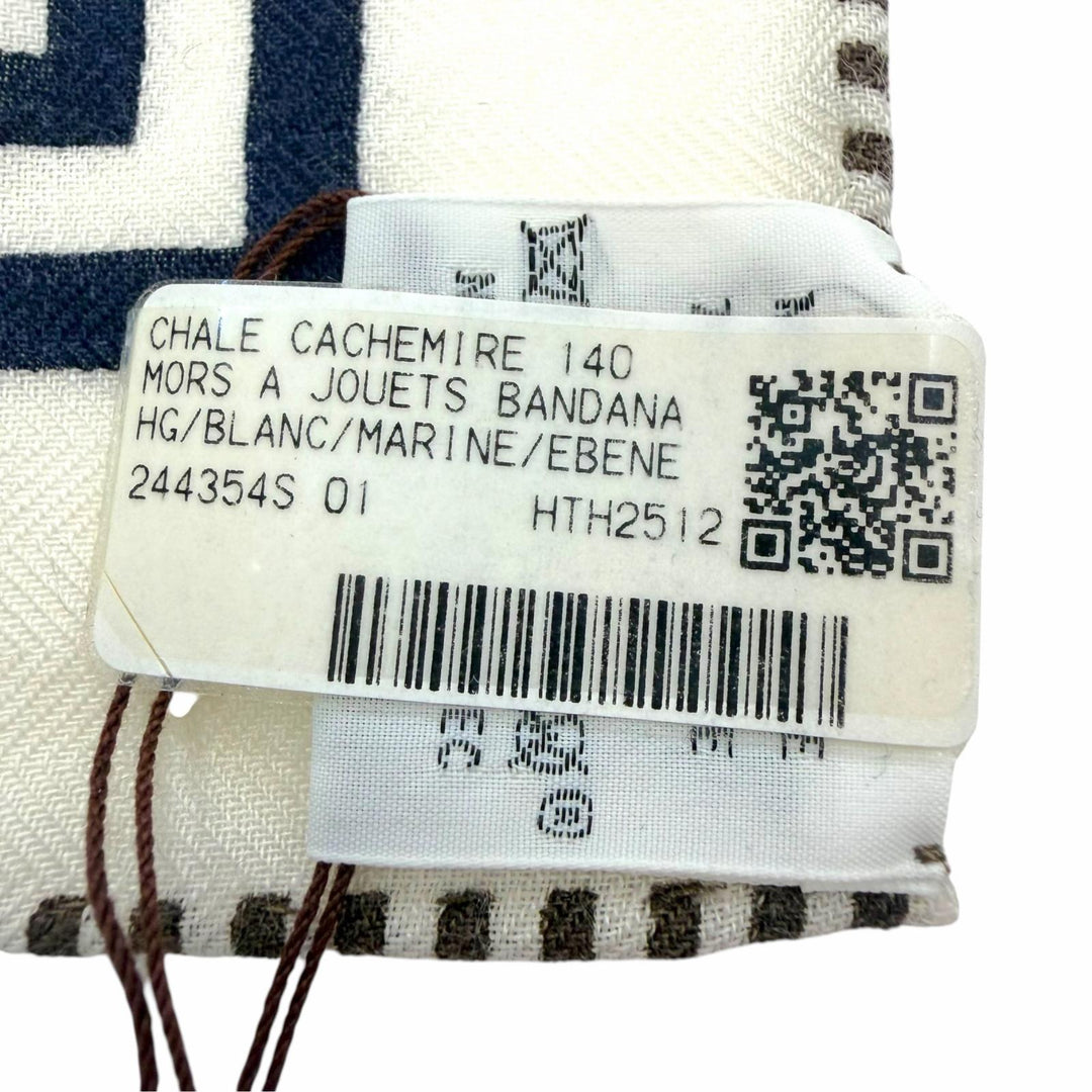 Pristine HERMES Stall Carrégeant Mors A Jouets Bandana beige cashmere Women