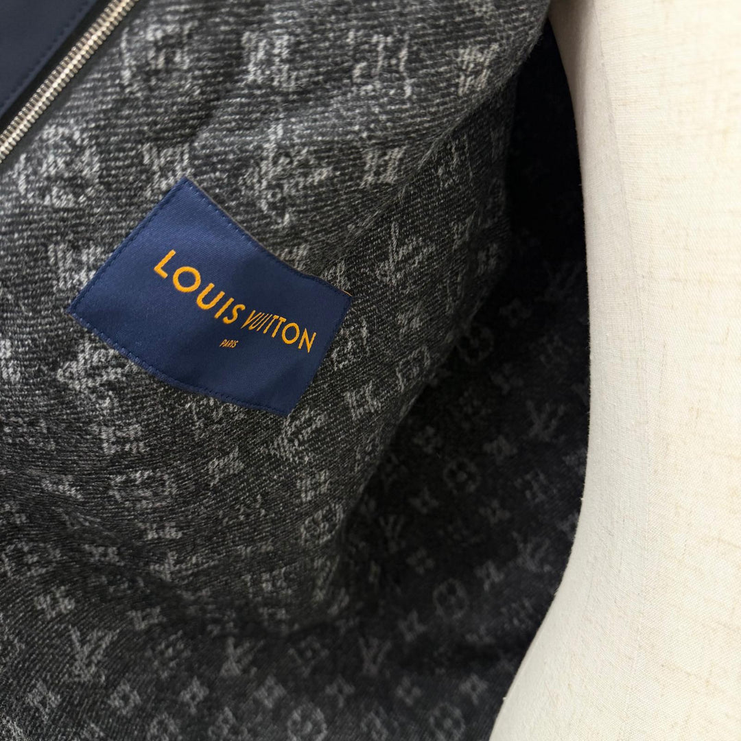 Pristine LOUIS VUITTON coat Monogram-lined LV print blouson Navy