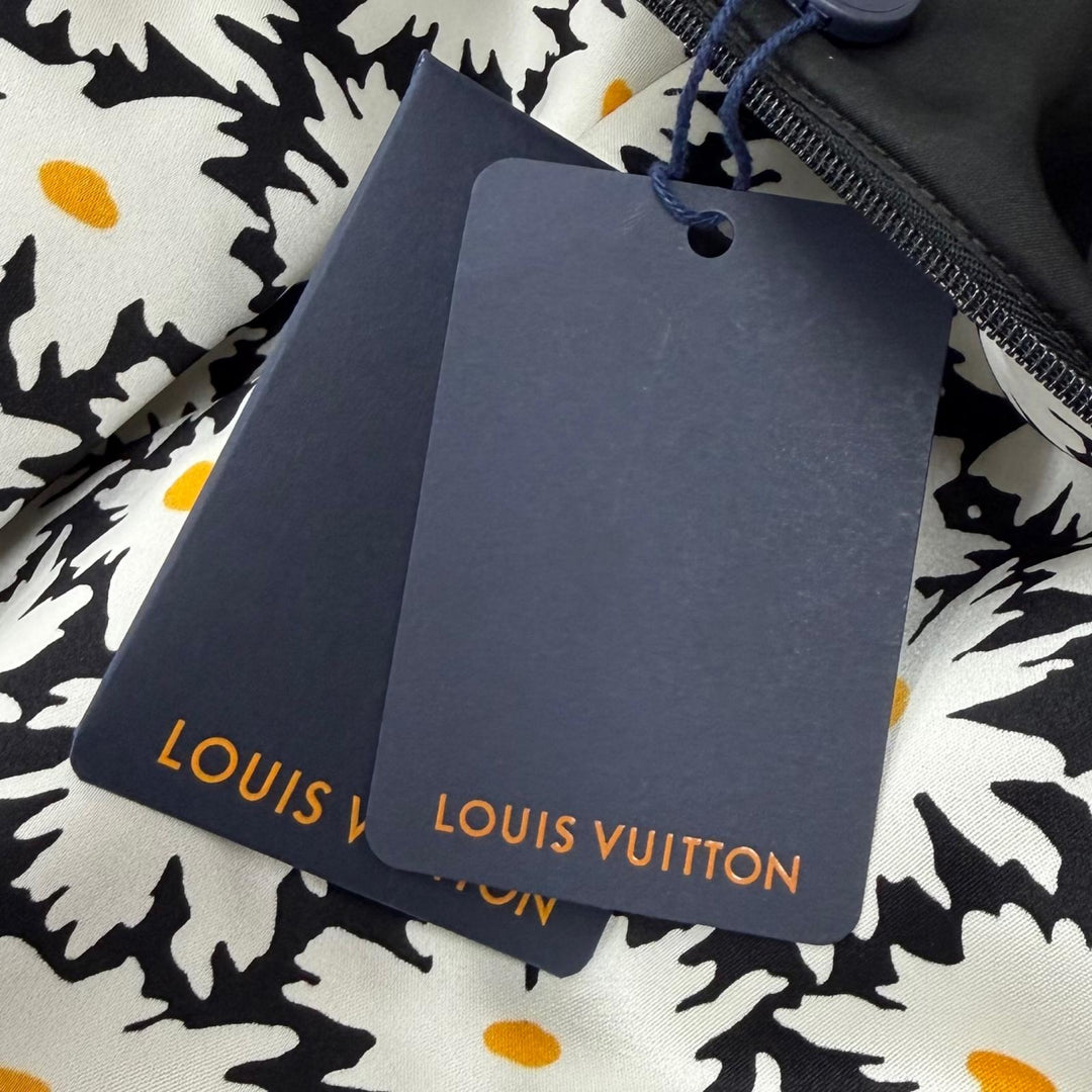 Pristine LOUIS VUITTON Pleated skirt Floral print with logo white silk IT 38