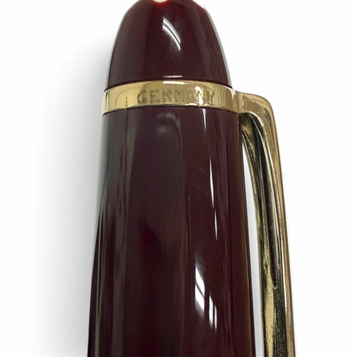 Excellent MONTBLANC fountain pen Meisterstück Classic Bordeaux 14K mens