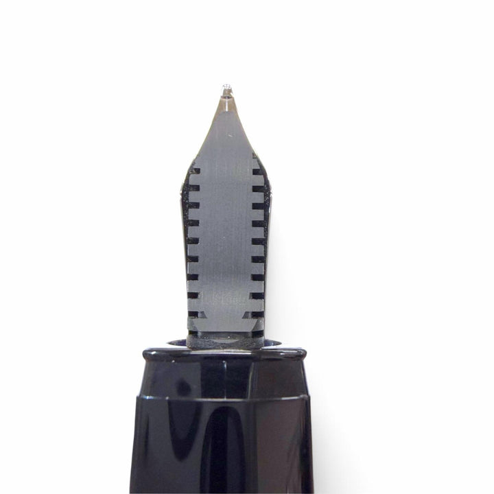 Excellent fountain pen Aventador Limited to 700 black 18K mens