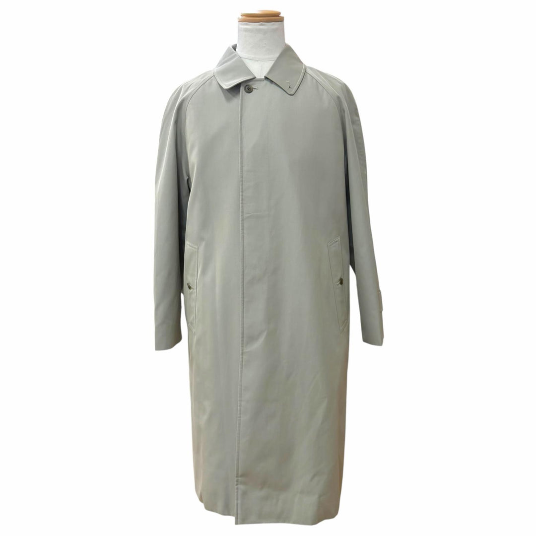 Pristine Burberrys coat Deadstock, Nova Check pattern lining, concealed placket.